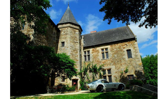 Pays de la Loire Castle for rent with pool in the heart of Loire Valley close to Angers