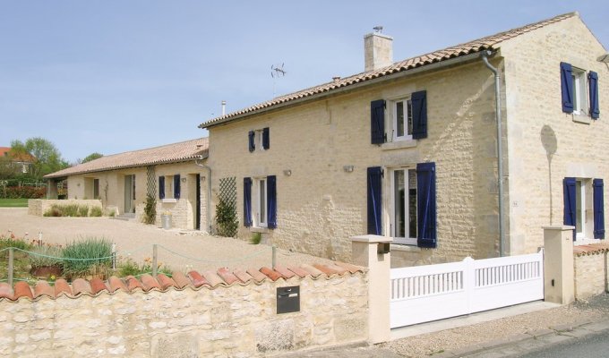 Vendee Holiday Home Rental Fontenay Le Comte with private indoor pool