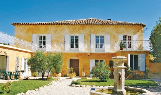 Provence villa rentals Isle sur la Sorgue with private pool 