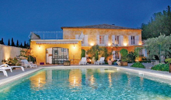 Provence villa rentals Isle sur la Sorgue with private pool 