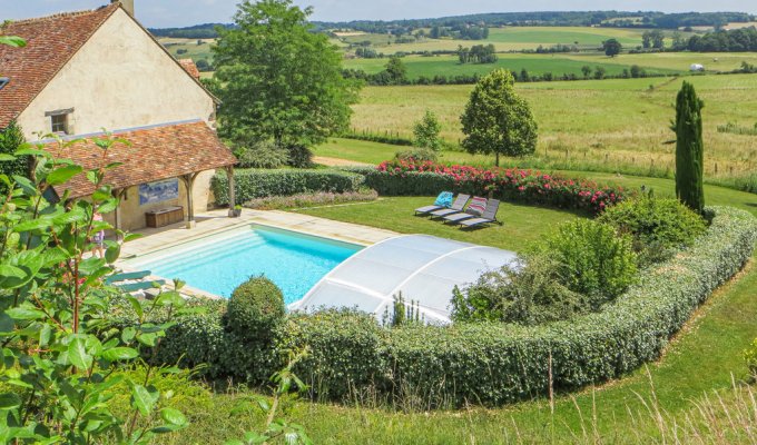 Le Mans Holiday Home Rental with private pool for group