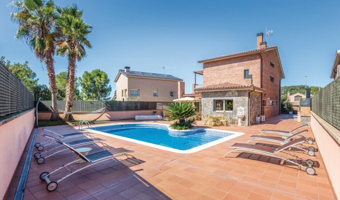 Villa to rent in Barcelona Viladecavalls