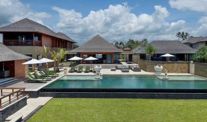 Luxury Villa Vacation Rental on the Saba Beach near Sanur - Bali -