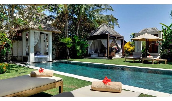 Indonesia Bali Rental Villa on the beach with private pool and staff