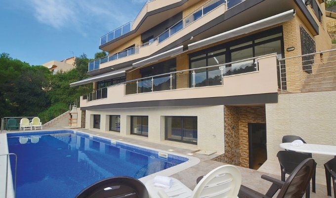 Villa to rent in Barcelona Santa Susanna