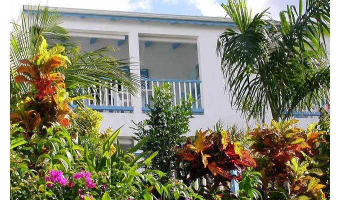 Aparthotel **** Pscine rental bungalows facing the sea town Deshaies Guadeloupe Basse Terre