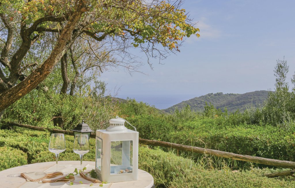 Tuscany Villa Rentals Elba Beach 2 km