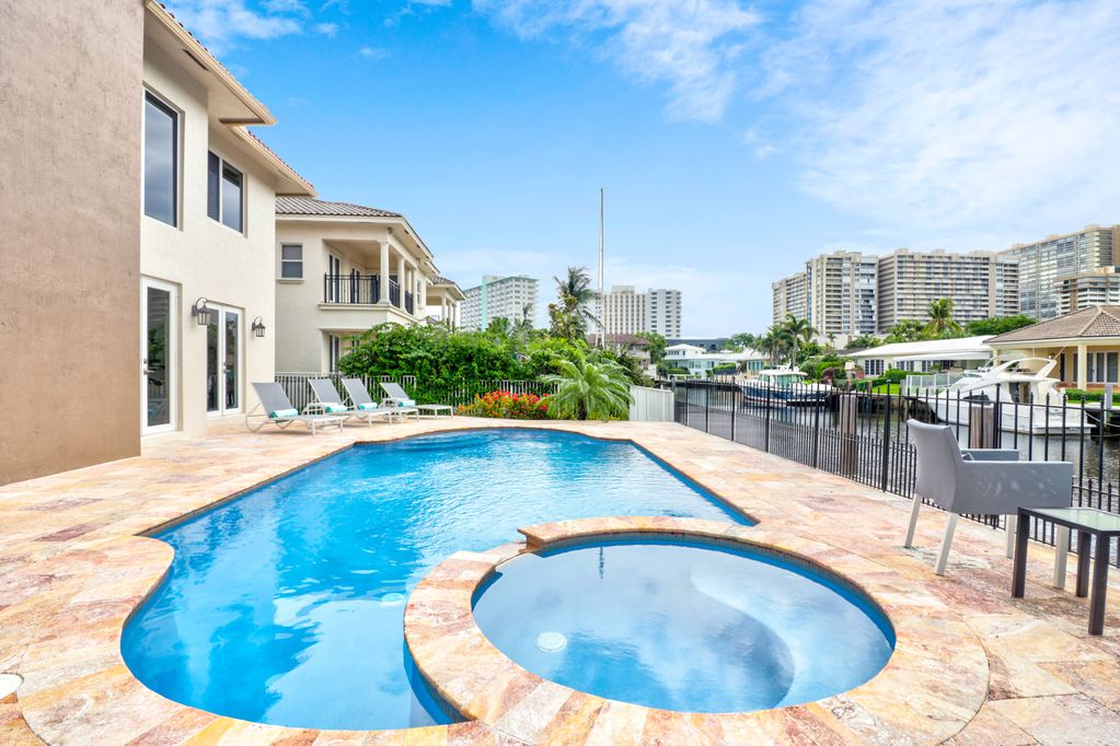 Fort Lauderdale Waterfront villa Vacation Rental beach