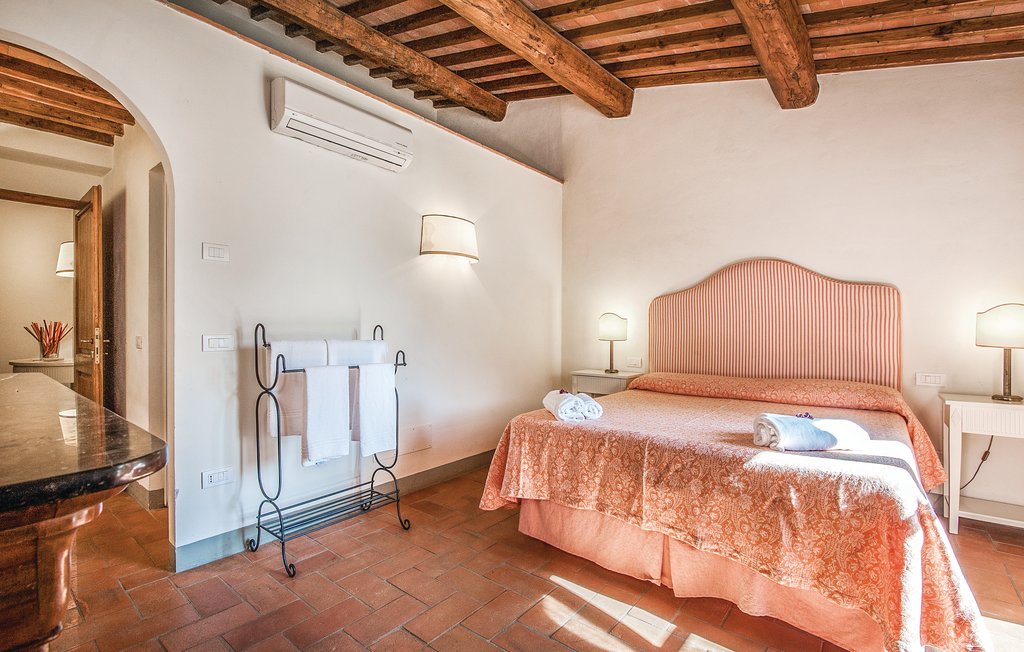 Tuscany Luxury Villa Rentals Chianti Siena 30 km with private pool[....]