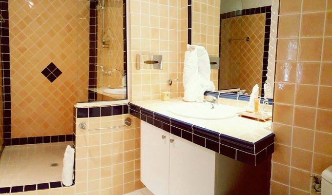 St Martin Holidays - Apartment Vacation Rentals with pool - right on the beach - Orient beach - Caribbean - FWI