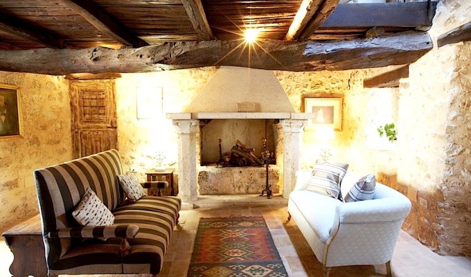 Spoleto - Perugia HOLIDAY RENTALS - ITALY UMBRIA - Luxury Villa Vacation Rentals with private pool just over an hour of Rome