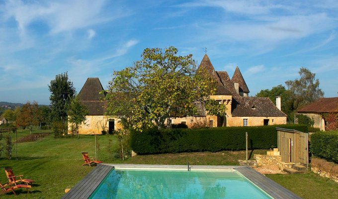 Castle for rent near Sarlat in Dordogne Perigord