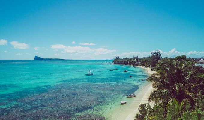 Beachfront Mauritius Villa Rentals in Pereybere close to Grand Bay