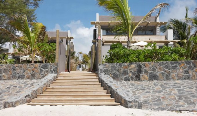 Mauritius Beachfront villa close to L'Ile aux Cerfs 