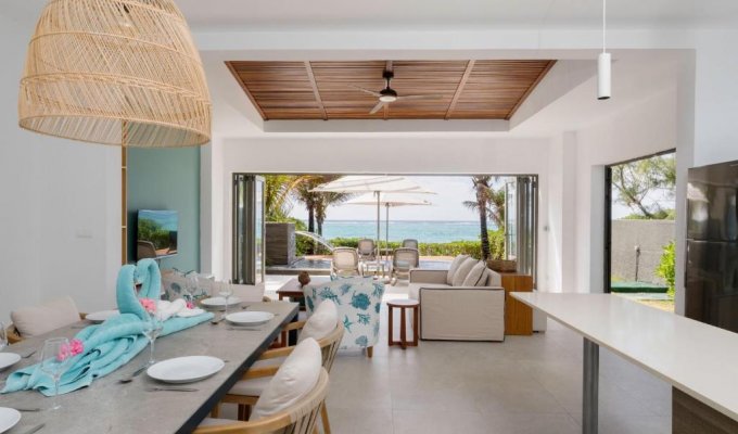 Mauritius Beachfront villa close to L'Ile aux Cerfs 