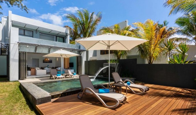 Mauritius Beachfront villa close to L'Ile aux Cerfs 