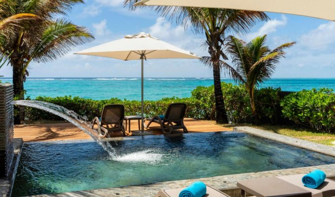 Mauritius Beachfront villa close to L'Ile aux Cerfs 