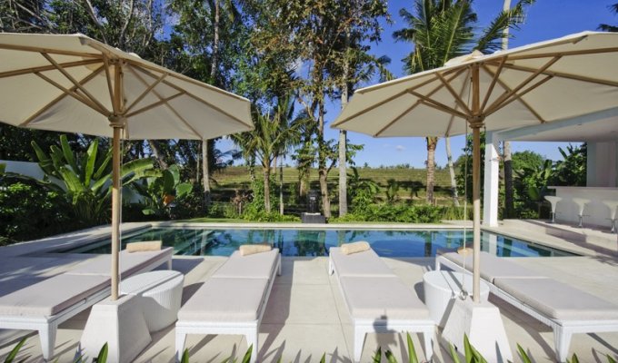 Seminyak Bali villa rental private pool from the beach  