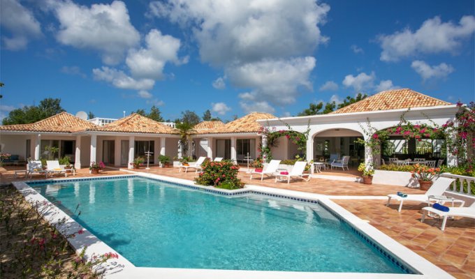 Saint-Martin Terres Basses Beachfront Villa Rentals with Pool on Plum Bay beach