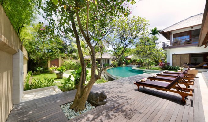 Seminyak Bali villa rental private pool from the beach staff included
