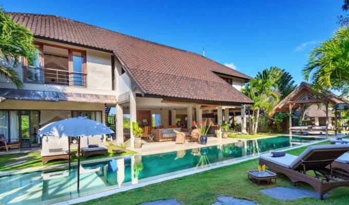 Seminyak Bali villa rental private pool from the beach and staff included