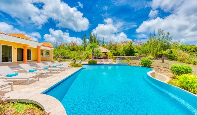 Saint-Martin Terres Basses Villa vacation Rentals pool and Jacuzzi close to Baie rouge beach