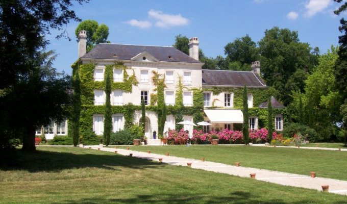 Charming Guest rooms at the Castle near Tours in Loire Valley