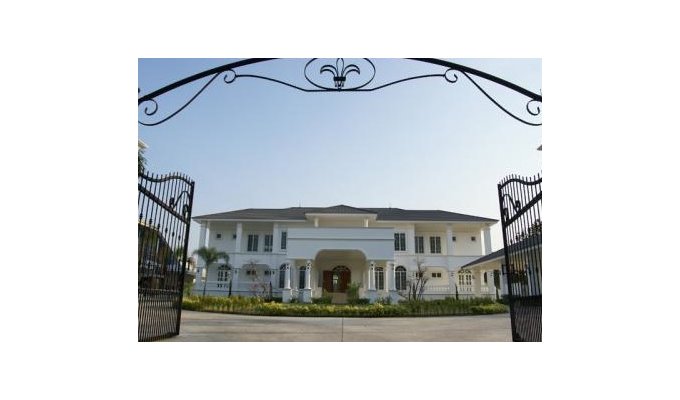 Luxury villa rental in Hua Hin in the Palm Hill Golf Course