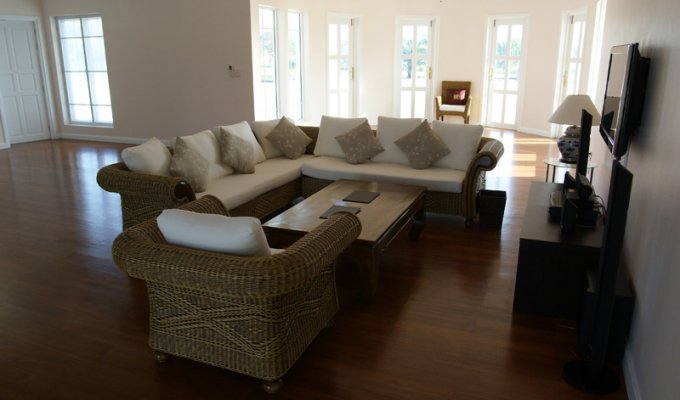 Luxury villa rental in Hua Hin in the Palm Hill Golf Course