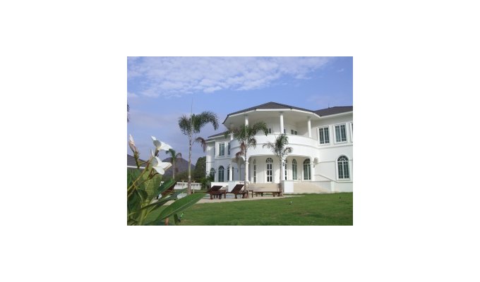 Luxury villa rental in Hua Hin in the Palm Hill Golf Course