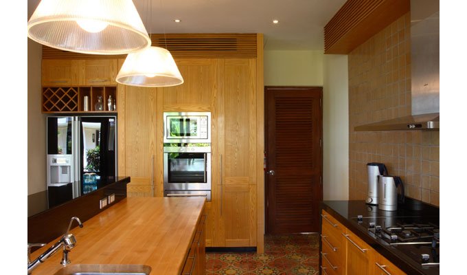 Seaside luxury villa rentals Koh Samui, Maenam Beach