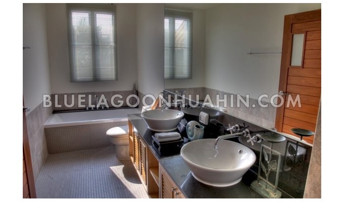 Blue Lagoon Resort - Holiday Apartment in a hotel in the middle of an artificial lagoon