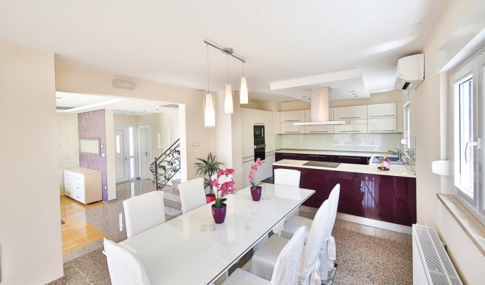 Croatia Villa Vacation Rentals Kastel Luksic 4 Bedroom Spacious House With Poolnice And Cozy Interiors Gym And Entertainment Area 1 - 