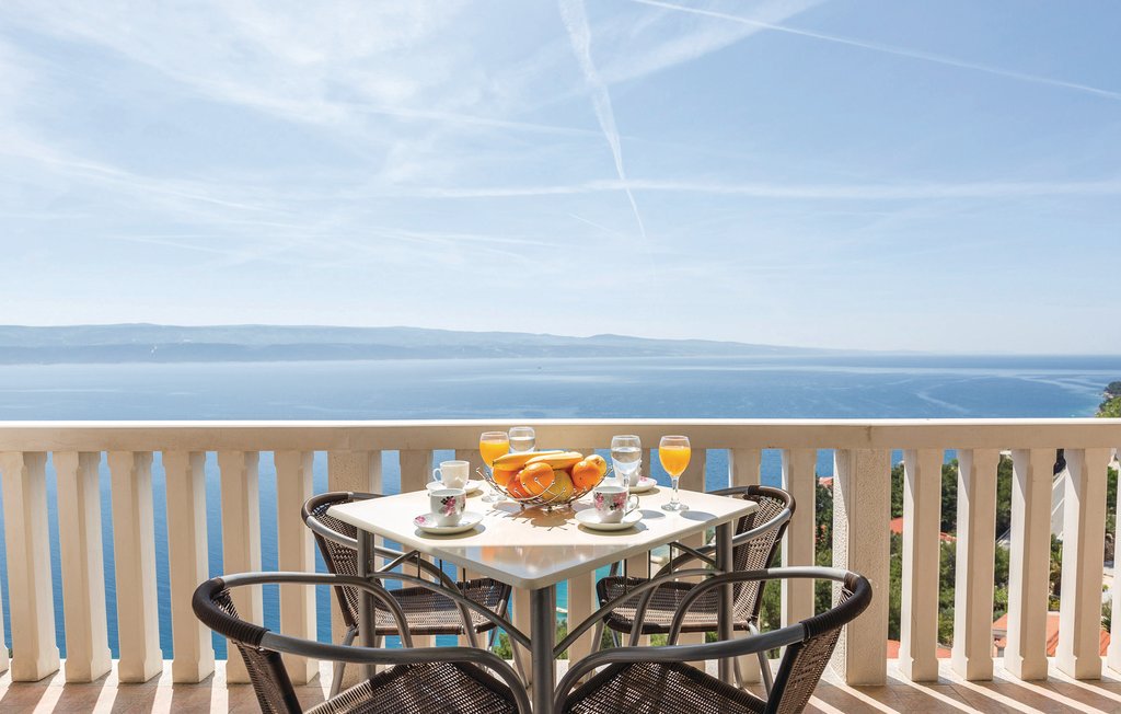 Croatia Villa Vacation Rentals Celina 6 Bedroom Holiday Home With Swimming Pool Located On A Hill Near The Beautiful Pebble Beaches 1 - 