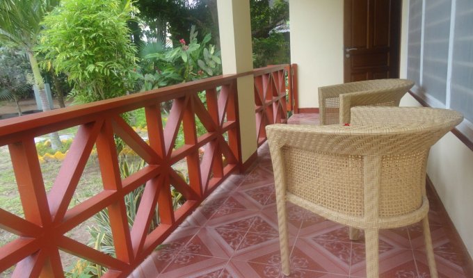 The Lodge: veranda