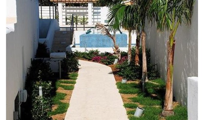 SINT MAARTEN - Seafront condo vacation rental with pool - Simpson Bay - Caribbean - DWI