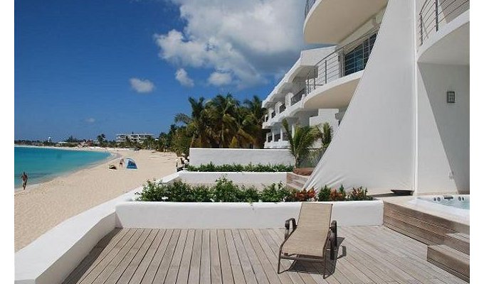 SINT MAARTEN - Seafront condo vacation rental with pool - Simpson Bay - Caribbean - DWI