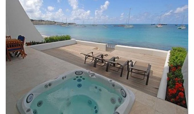 SINT MAARTEN - Seafront condo vacation rental with pool - Simpson Bay - Caribbean - DWI