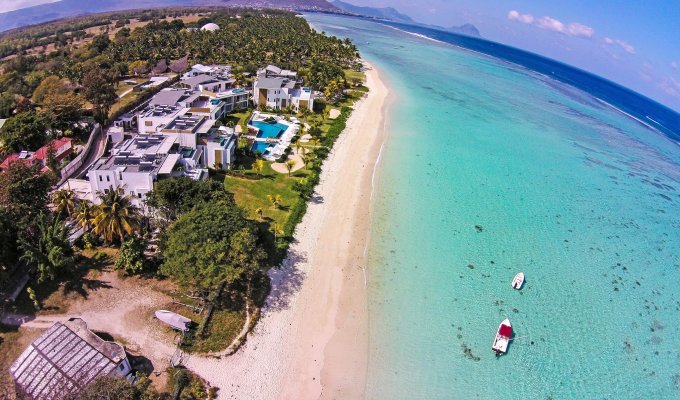 Mauritius Apartment rentals on the beach of Flic en Flac west coast of Mauritius Island