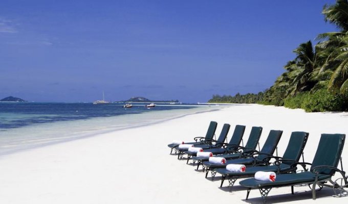 Beach front HOTEL in Praslin, Seychelles
