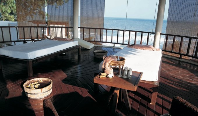 Beachfront House in luxury Resort