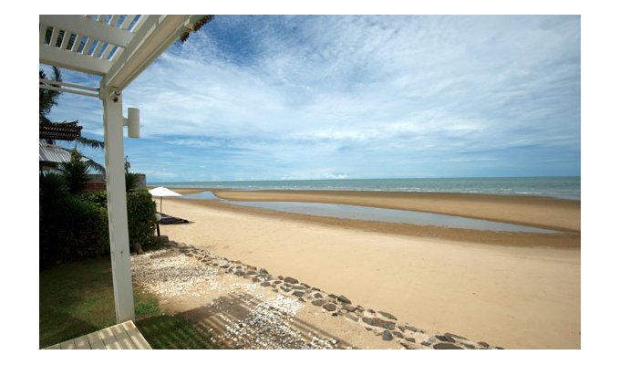 Beachfront House in luxury Resort