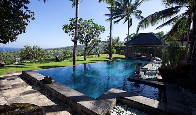 Lombok villa Rental in a resort