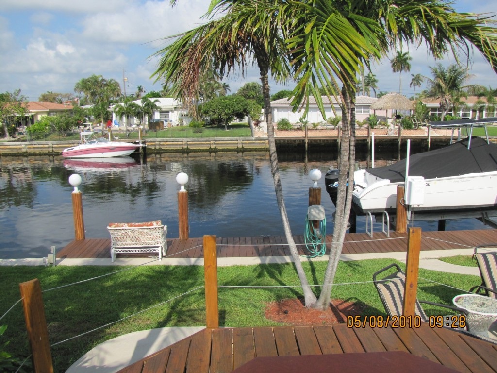 Pompano Beach villa vacation rentals pool and water front