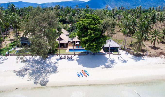 Thailand Villa Vacation rentals on Lipa Noi Beach in Kho Samui with private pool & Staff