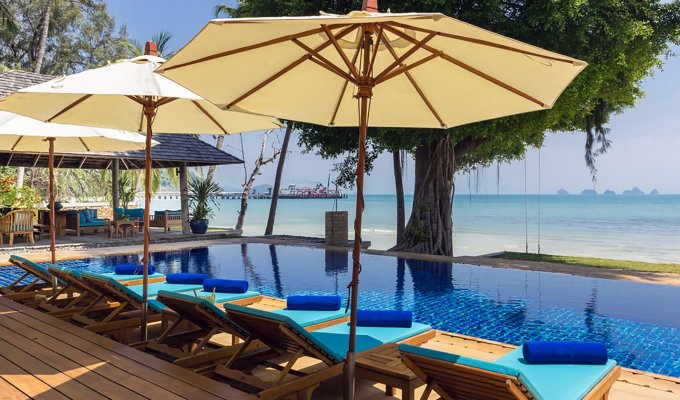 Thailand Villa Vacation rentals on Lipa Noi Beach in Kho Samui with private pool & Staff