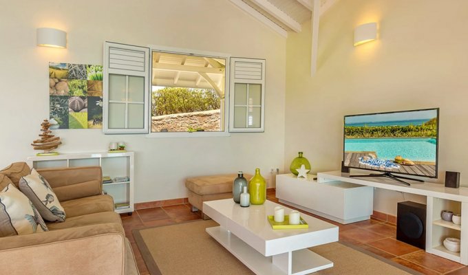 Martinique seaside villa private pool and close to the beach