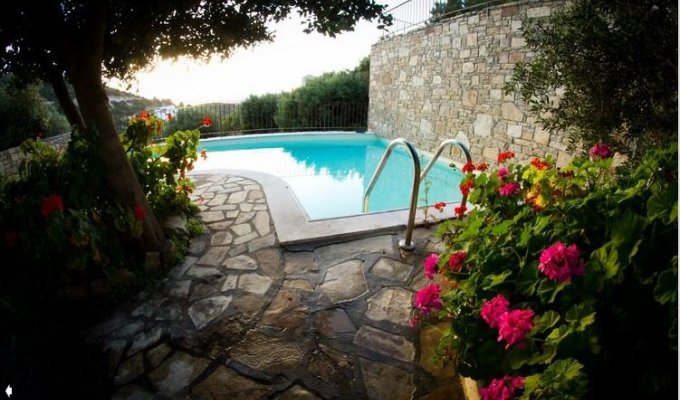 Villas in Crete with private pool, Greek Villa Holidays.