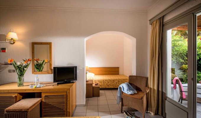Your stay in Crete, accommodation 8j / 7 nights hotel accommodation with breakfast in a junior suite. From 826 € / pers. Holidays in Greece, Spa Resort near the beach.