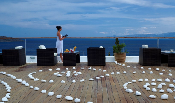 Hotels in Crete, accommodation 8j / 7 nights hotel accommodation on half board, (standard room). Greece Holidays. 